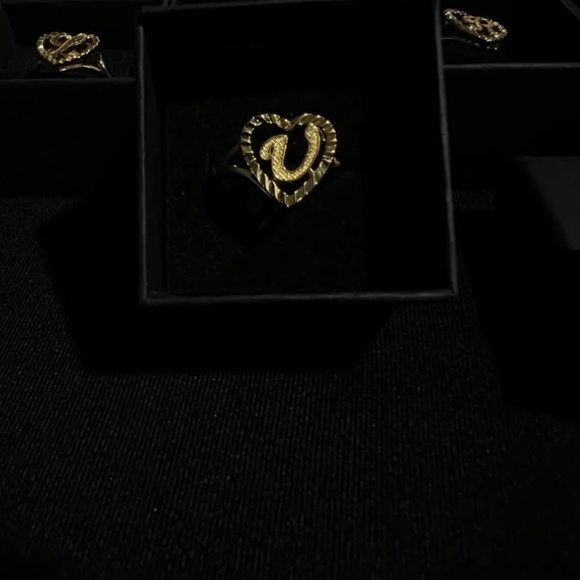Initial Heart Adjustable Gold Ring Letter U - Picture 3 of 3